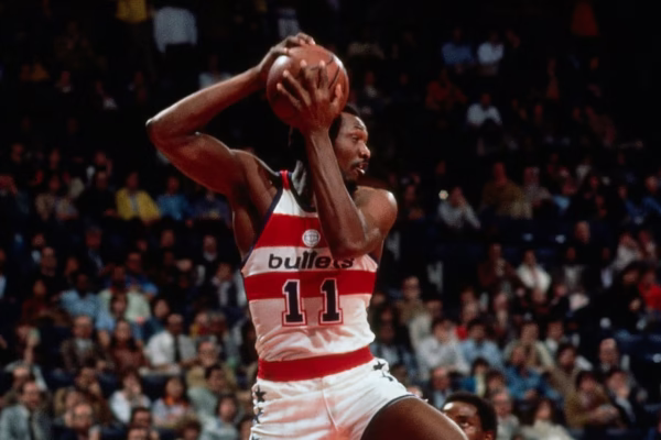 Elvin Hayes: Legenda NBA yang Mengubah Posisi Forward