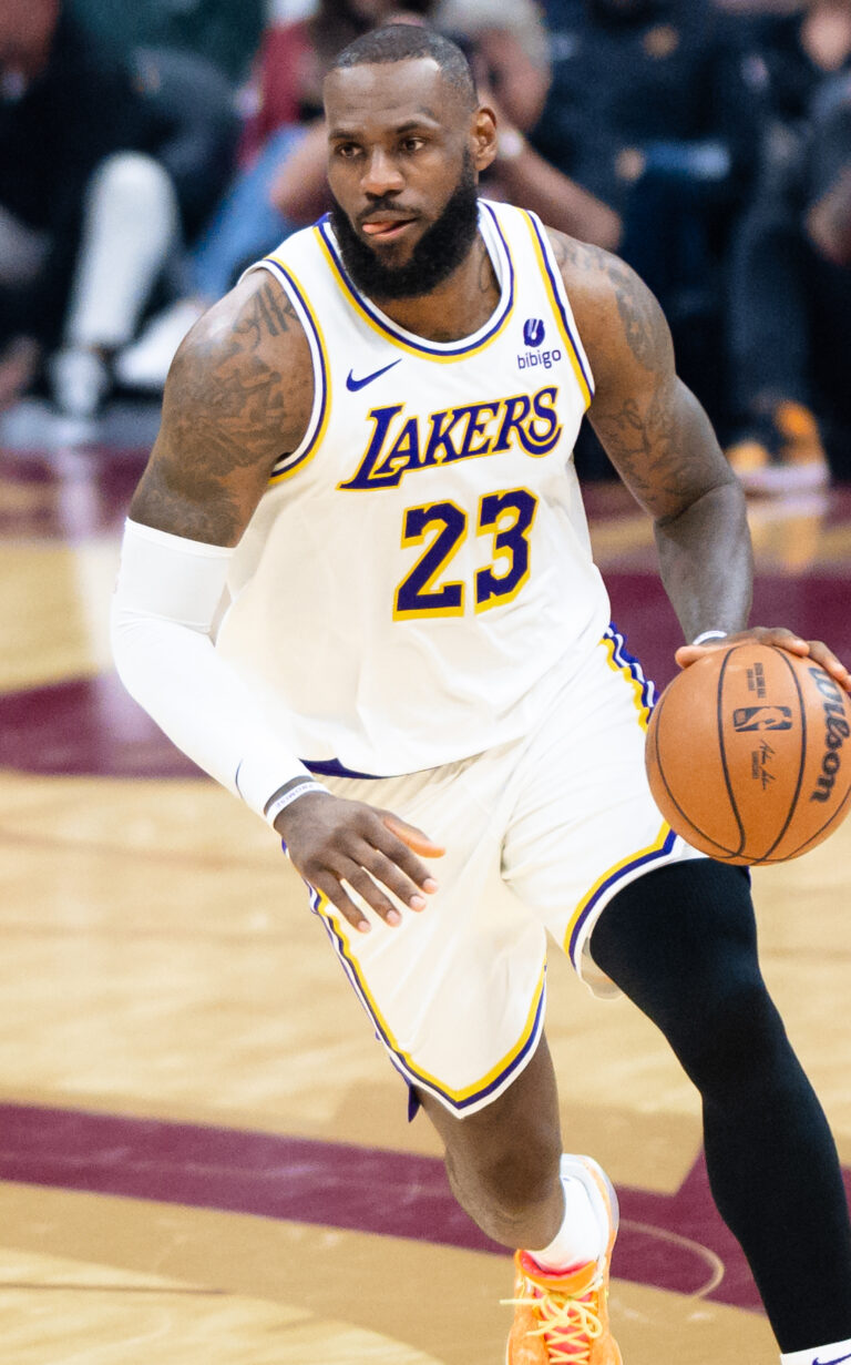 LeBron James: Profil Atlet Basket Legenda Dunia