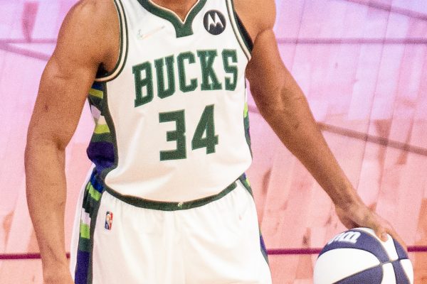 Giannis Antetokounmpo: Atlet Basket Berbakat dari Yunani