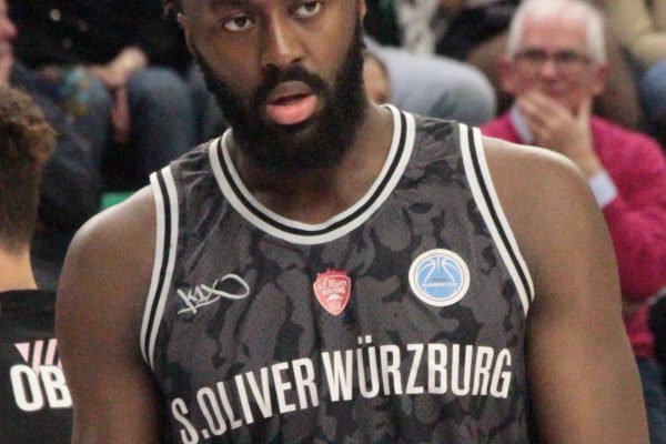 Gabriel Olaseni: Atlet Basket Profesional dari Nigeria
